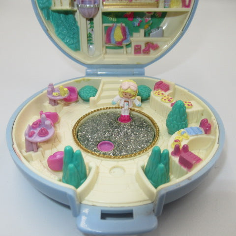 90's★Polly Pocket★Blue★Round★Doll★Figure★Plush toy★Compact★Play house★Dollhouse★Ice skating★