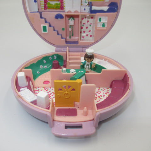 90's★Polly Pocket★ポーリーポケット★コンパクト★人形★フィギュア★ぬいぐるみ★ビンテージ★ままごと★ミニチュア★ドールハウス★丸★ラベンダー★