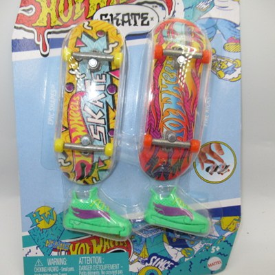2023年★HotWHeeLS★ホットウィール★2つセット★フィギュア★人形★ぬいぐるみ★指スケ★スケボー★スケートボード★デッキ★1★