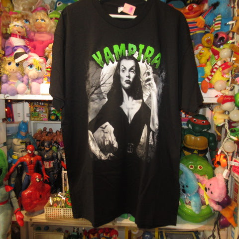 VAMPIRA★ヴァンパイア★girl★ガール★Tshirt★Tシャツ★men's★XLサイズ★人形★ぬいぐるみ★フィギュア★