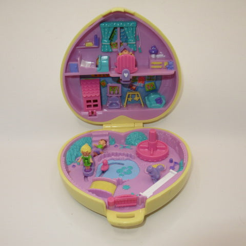 Perfect condition! 1994 ★ 90's ★ Polly Pocket ★ Polly's Playtime Fun ★ Heart ★ Yellow ★ Doll ★ Plush ★ Figure ★ Compact ★ Vintage ★ Heart ★ 