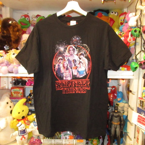 USED★STRANGER THINGS★ストレンジャーシングス★Tシャツ★フィギュア★人形★ぬいぐるみ★エル★イレブン★マイク★ウィル★ルーカス★ダスティン★Lサイズ