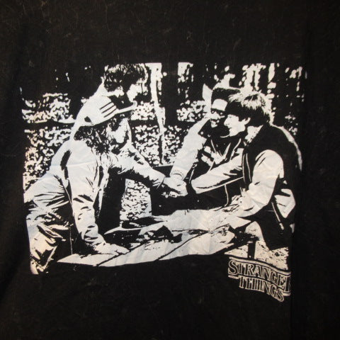 STRANGER THINGS★ストレンジャーシングス★Tシャツ★ONE LAST STRANGE ADVENTURE★Men's★Mサイズ★イレブン★エル★マイク★ダスティン★フィギュア★人形★ぬいぐるみ