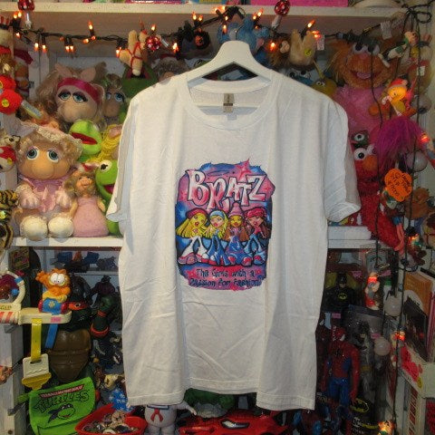 BRATZ★ブラッツ★Tシャツ★フィギュア★人形★ぬいぐるみ★Y2K★ホワイト★Lサイズ★