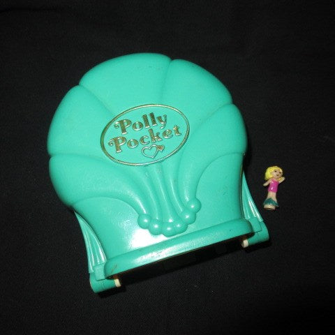 90's ★ Polly Pocket ★ Compact ★ Play house ★ Miniature ★ Dollhouse ★ Doll ★ Figure ★ Stuffed animal ★ Polly's Waterworld ★ Pool ★ 