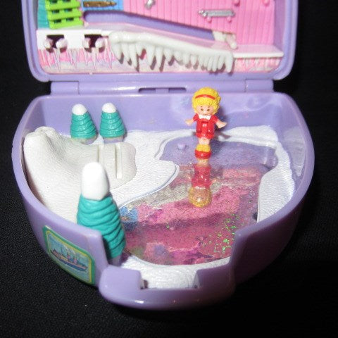 90's ★ Polly Pocket ★ Compact ★ Play house ★ Miniature ★ Dollhouse ★ Doll ★ Figure ★ Stuffed animal ★ Snow mountain ★ Travel bag ★ 