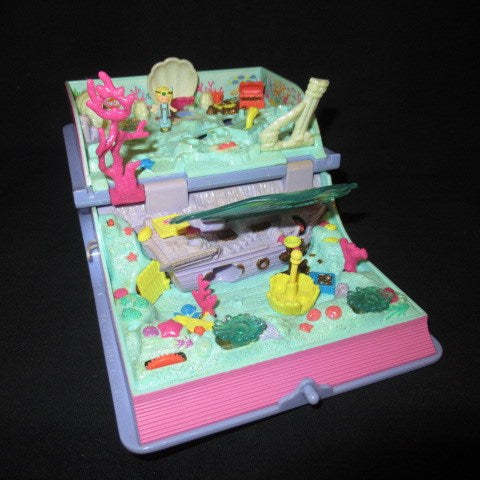 90's ★ Polly Pocket ★ Compact ★ Play house ★ Miniature ★ Dollhouse ★ Doll ★ Figure ★ Stuffed animal ★ Light up ★ Book ★ 
