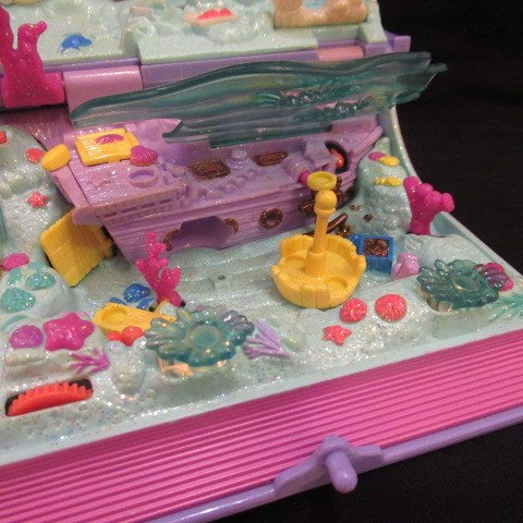 90's ★ Polly Pocket ★ Compact ★ Play house ★ Miniature ★ Dollhouse ★ Doll ★ Figure ★ Stuffed animal ★ Light up ★ Book ★ 